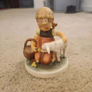 MJ Hummel 2001 Retirement Exclusive Girl Sheep Limited Edition Figure 36113 5"